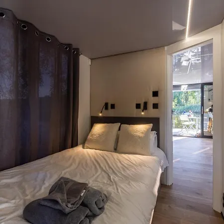 Bådhotel La Mare Boathouse, *