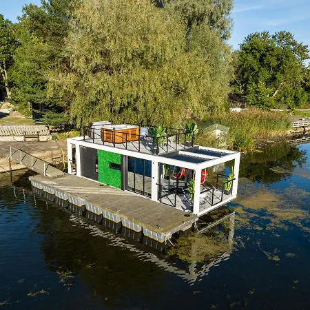 La Mare Boathouse, *